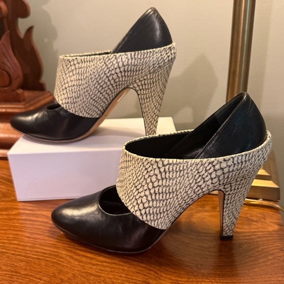 Loeffler Randall Black Leather Cream Snakeskin Colorblock 3.75”Heels Size 7 $428 - Picture 6 of 12